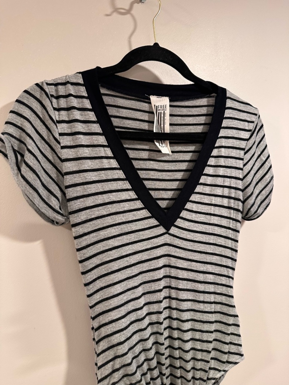 Free People "Me Oh My" V-neck Grey & Black Striped V-Neck Bodysuit XS EUC - Picture 7 of 16